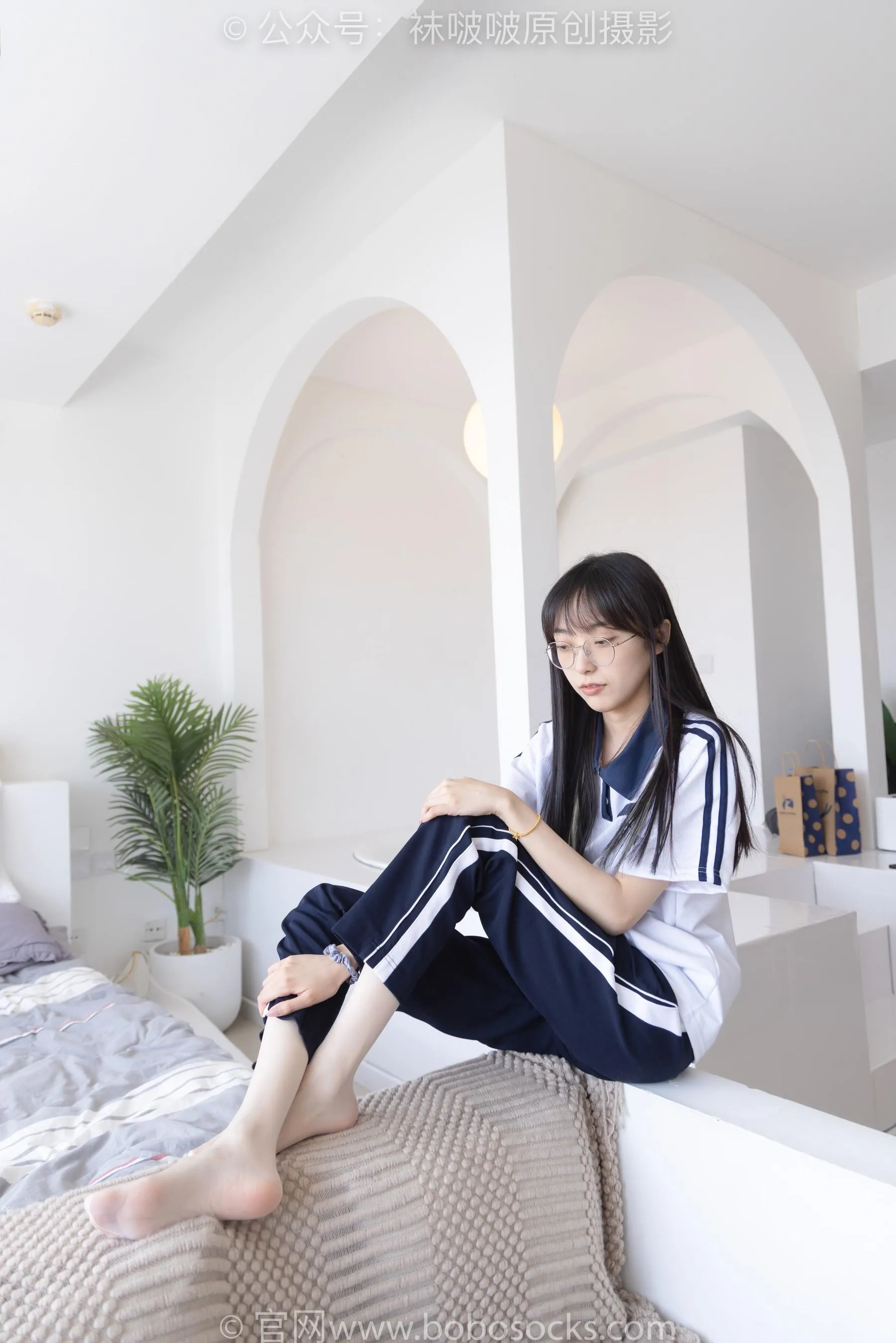 [BoBoSocks袜啵啵]NO.207 稚予-aj板鞋、白棉袜、油亮白丝、校服裤里丝[23] [53P]插图6